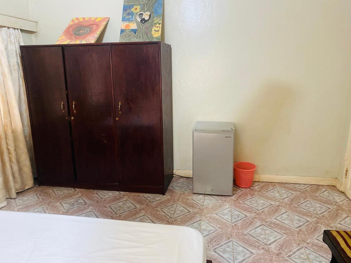 One World Village Guesthouse Bakau Kültér fotó