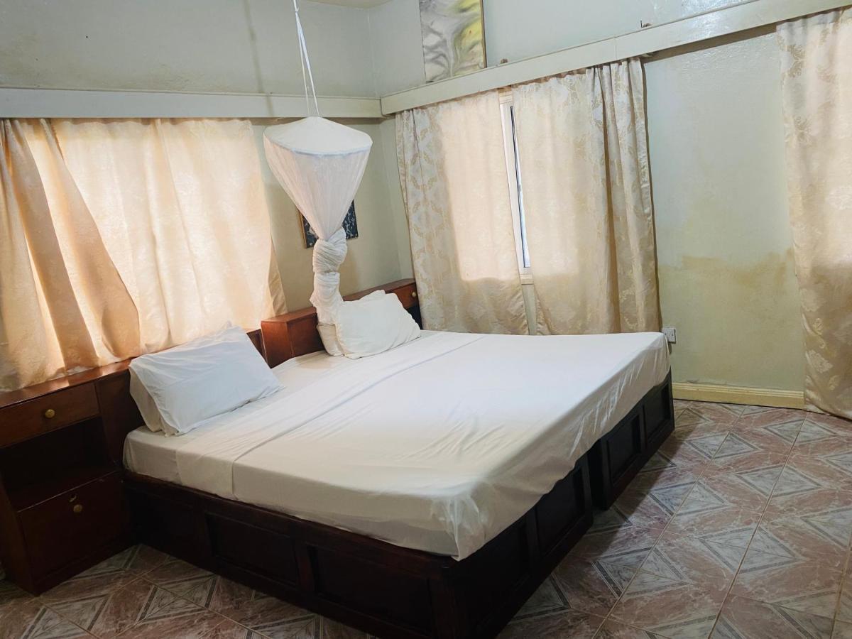 One World Village Guesthouse Bakau Kültér fotó