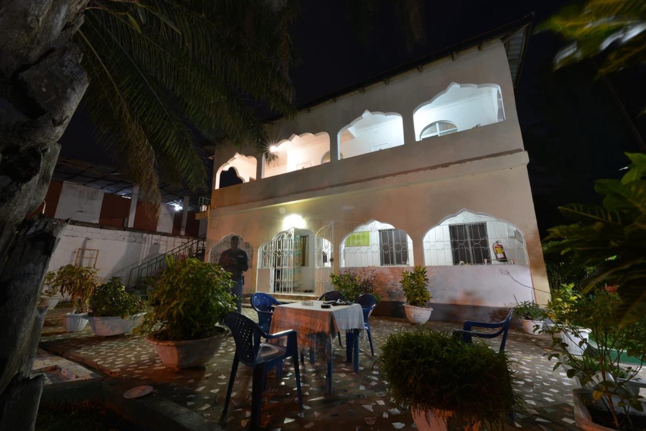 One World Village Guesthouse Bakau Kültér fotó